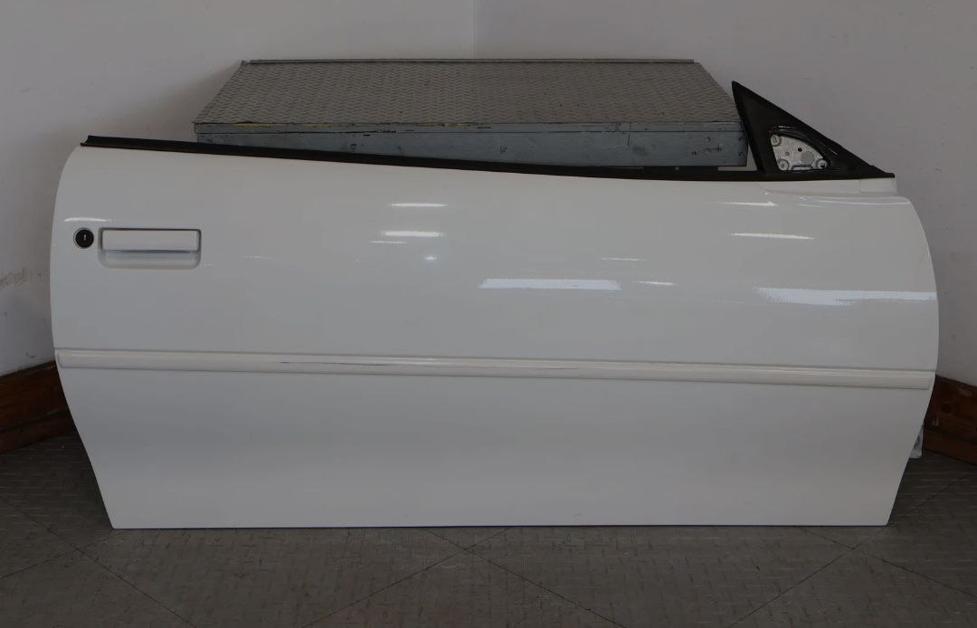 98-02 Chevy Camaro Coupe Right RH Passenger Door W/ Glass (White 10u) 