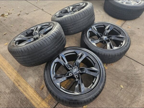 Camaro SS OEM wheels and tires